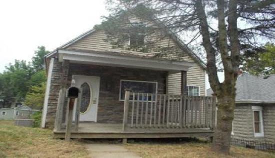 617 Hamburg Avenue, St Joseph, MO 64505 