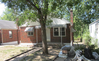 9827 Green Valley Dr, Saint Louis, MO 63136 