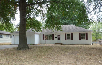 9909 Lydia Ave, Kansas City, MO 64131 