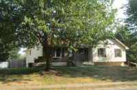 421 NE Stonewall Dr, Blue Springs, MO 64014 