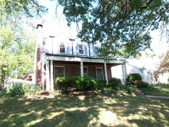 513 Country Club Dr, Saint Louis, MO 63121 