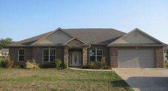 1117 Bradford Cir, Moberly, MO 65270 