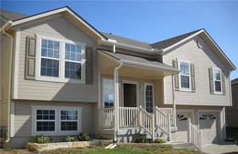 2106 SW Grant Cir, Greenwood, MO 64034 