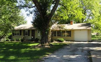 604 Parker Dr, Ballwin, MO 63021 