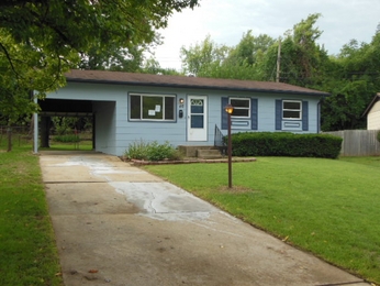 40 Ville Teresa Ct, Hazelwood, MO 63042 