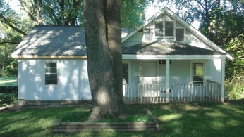 2518 Race Ave, Independence, MO 64052 