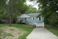 7818 E 49th St, Kansas City, MO 64129 