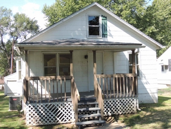 2010 S Hardy Avenue, Independence, MO 64052 