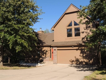 2809 Victoria Lane Drive, Blue Springs, MO 64015 