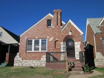 6111 N Pointe Blvd, Saint Louis, MO 63147 