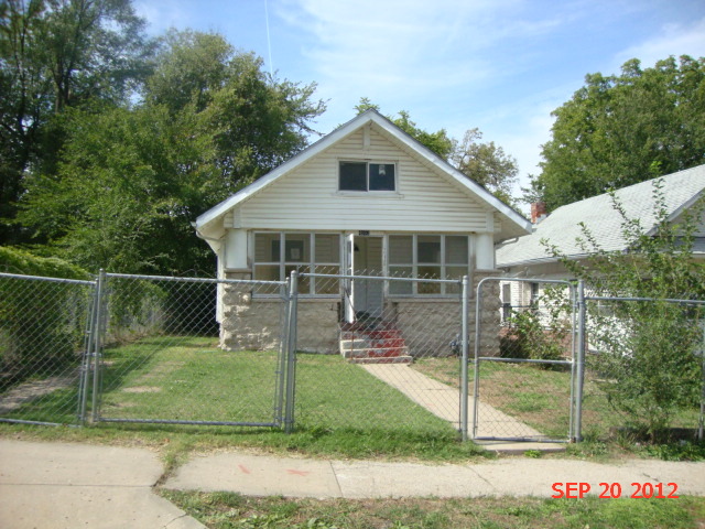 4932 Bellefontaine, Kansas City, MO 64130 