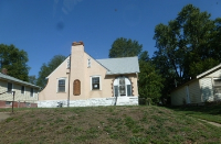 2416 E 70th St, Kansas City, MO 64132 