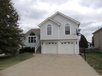 845 SW Lee Ann Dr, Grain Valley, MO 64029 