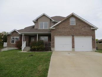 1701 SE Holstein Dr, Oak Grove, MO 64075 