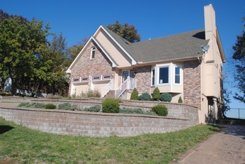 204 SW 25th St, Oak Grove, MO 64075 