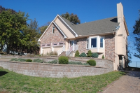 204 SW 25th St, Oak Grove, MO 64075 