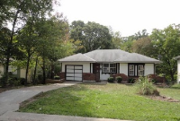 8213 NE 51st St, Kansas City, MO 64119 