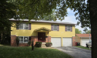 2341 Farflung Dr, Florissant, MO 63031 