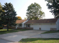 6 Hazelwood Ln, Hazelwood, MO 63042 