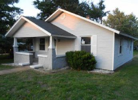 908 Spruce St, Bismarck, MO 63624 