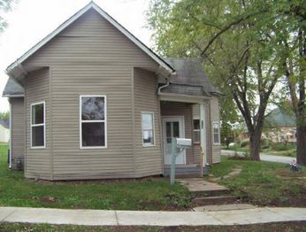114 W Depot St, Huntsville, MO 65259 