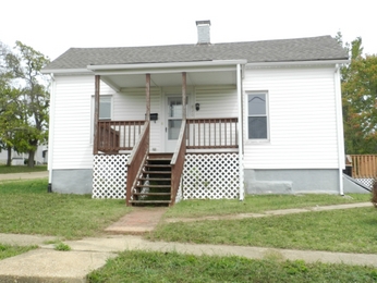 820 Stewart St, De Soto, MO 63020 