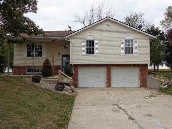 94 S Larand Dr, Holts Summit, MO 65043 