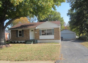 1320 S Lafayette St, Florissant, MO 63031 
