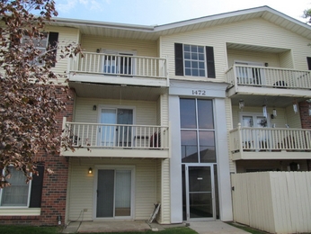 1472 Hawks Nest Dr, Saint Charles, MO 63303 