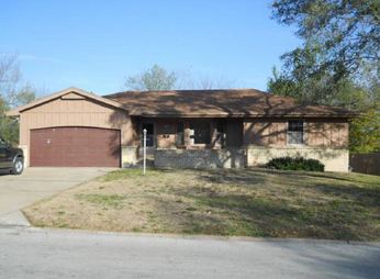 9304 E 84th St, Raytown, MO 64138 