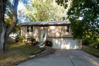 9307 Oakland Ave, Kansas City, MO 64138 