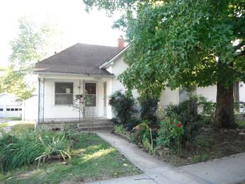 1126 Calhoun W, Springfield, MO 65802 