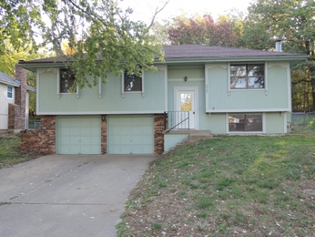 2908 SE 3rd St, Blue Springs, MO 64014 