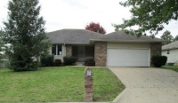 215 Shady Acres Cir, Nixa, MO 65714 