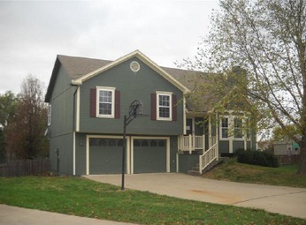 602 Osage Ct, Greenwood, MO 64034 