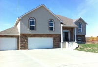 1702 NE 197th Ct, Smithville, MO 64089 
