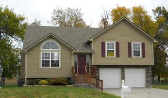 307 Blackjack Ave, Lone Jack, MO 64070 