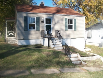 9737 Gerling Pl, Saint Louis, MO 63114 