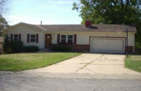 1305 E 101st St, Kansas City, MO 64131 