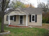 7109 NE Kranz Rd, Kansas City, MO 64118 