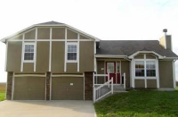 202 Pioneer St, Garden City, MO 64747 