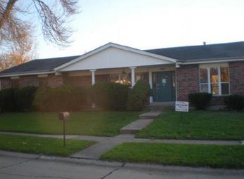 688 Watersedge Dr, Florissant, MO 63034 