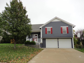 1609 Roberta Dr, Raymore, MO 64083 