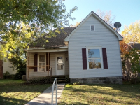 922 W 2nd St, Webb City, MO 64870 