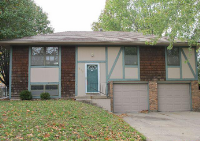 416 SE Lana Street, Lees Summit, MO 64063 