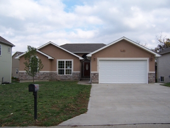1325 Fawn Ln, Warrensburg, MO 64093 
