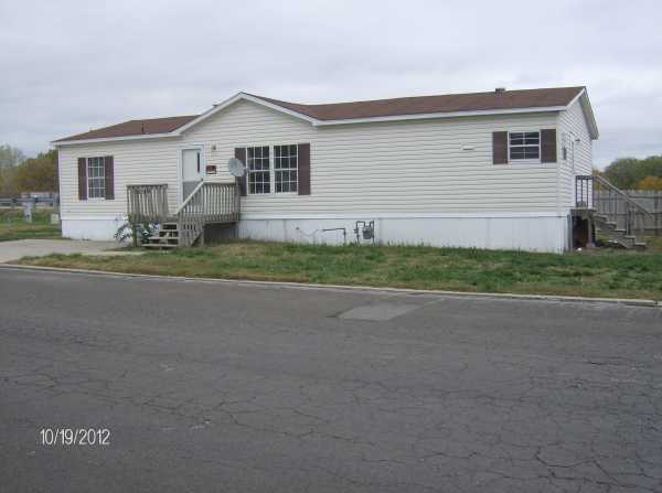 5821 N Lakeview Drive, Kansas City, MO 64118 