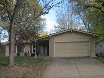 7318 Boellner Dr, Hazelwood, MO 63042 