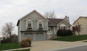 1304 NE Burgandy Ln, Lee's Summit, MO 64086 