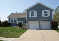 1116 SE Monterey Dr, Lees Summit, MO 64081 